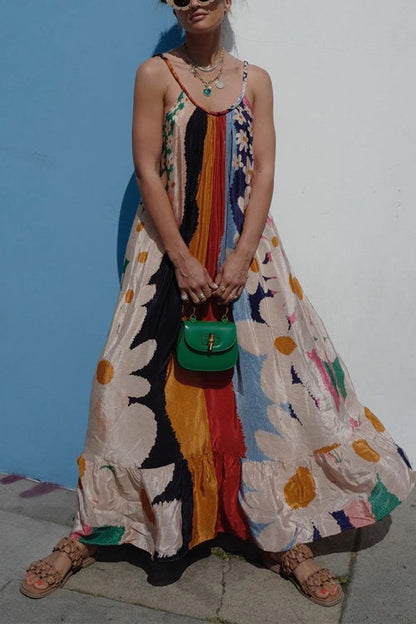 Vestido largo camisola con volantes, estampado floral y bloques de color con cuello redondo