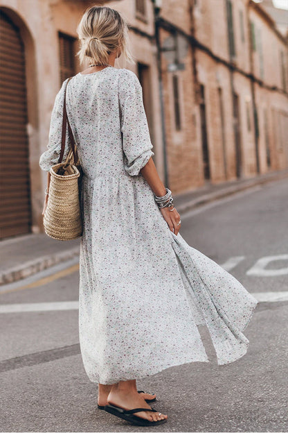 Vestido largo con aberturas y cuello en V con estampado floral multicolor 