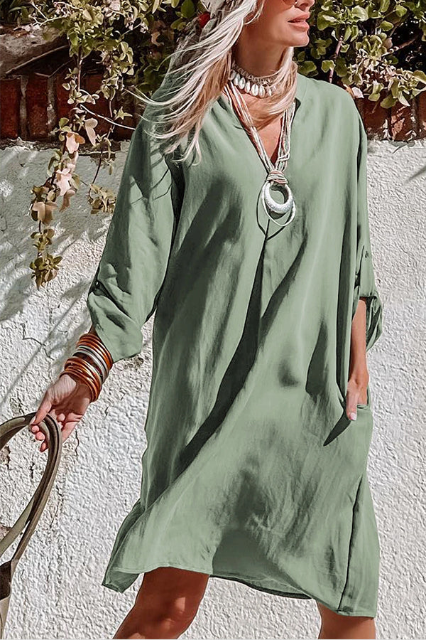 Vestido túnica bohemio verde con cuello con muesca y mangas enrollables 