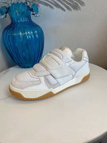 VT 25S Couple Sneakers White Calfskin Suede 563101