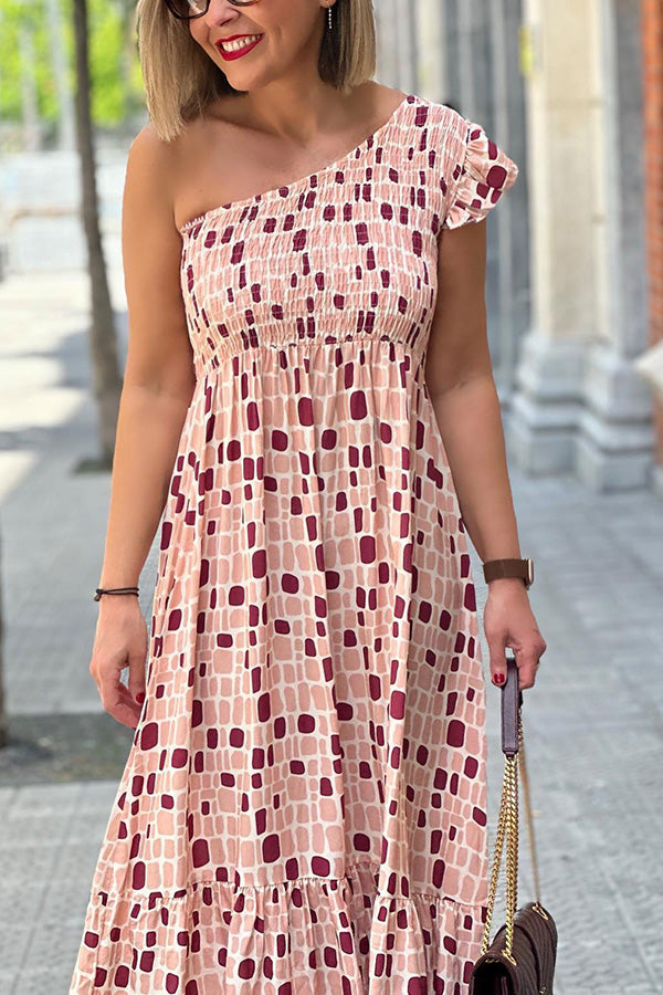 Vestido plisado elástico con mangas de un solo hombro de moda