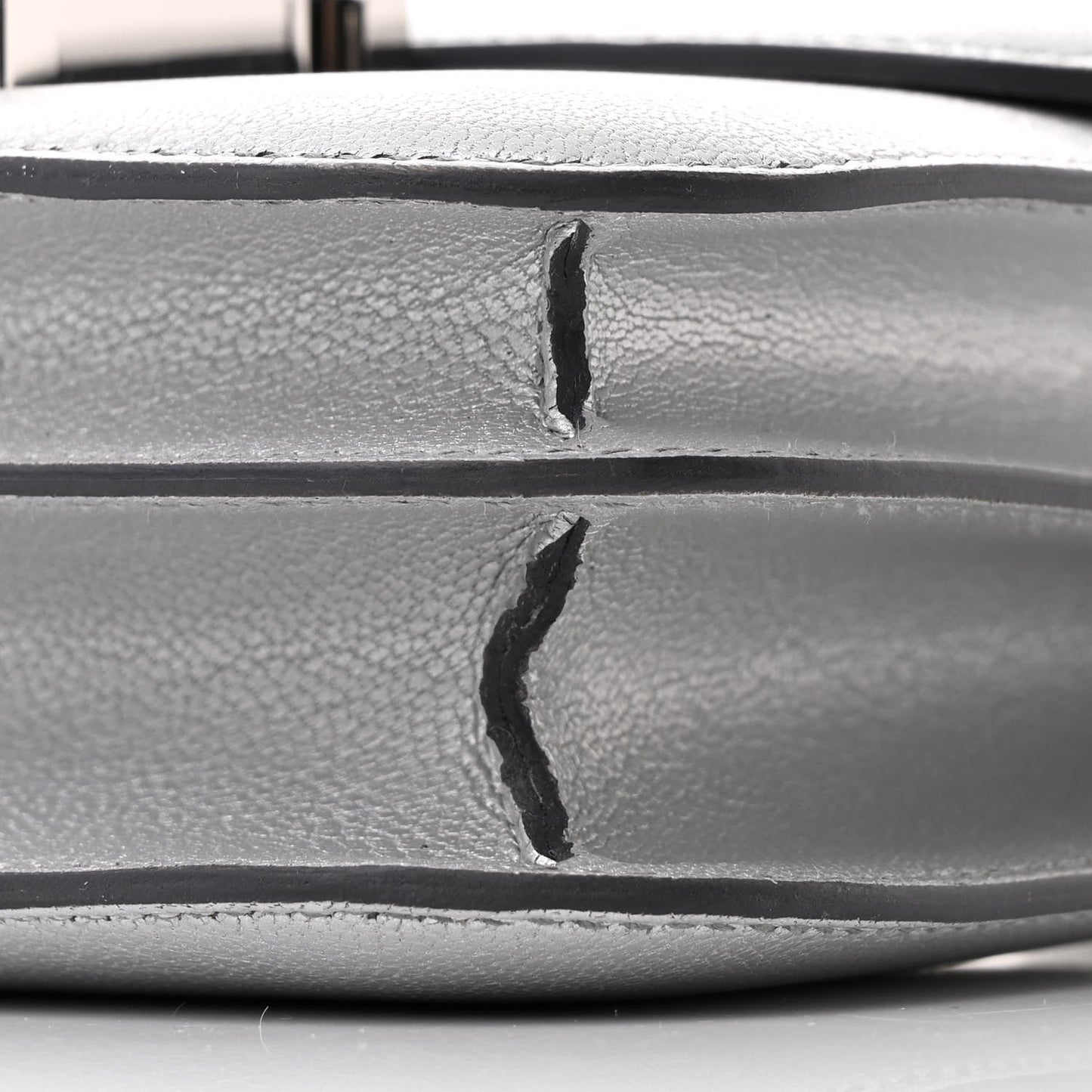 Metallic Chevre Chamkilight Constance 18 Argent