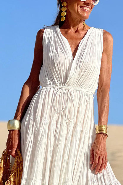Vestido plisado con cuello en V y sin mangas con lazo