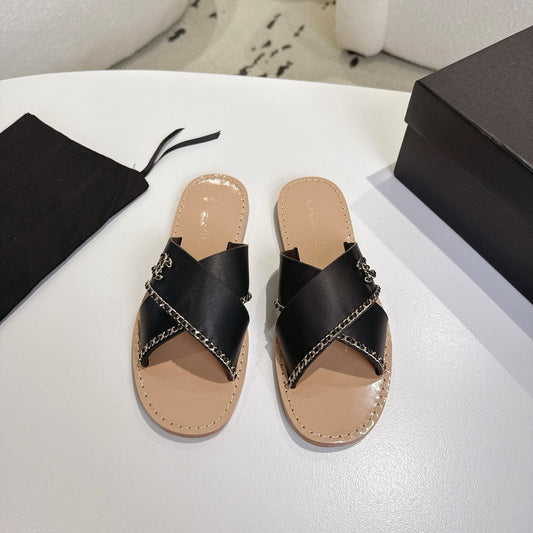 CC Cruise 2025/26 Mules Black Light Beige Calfskin 570316
