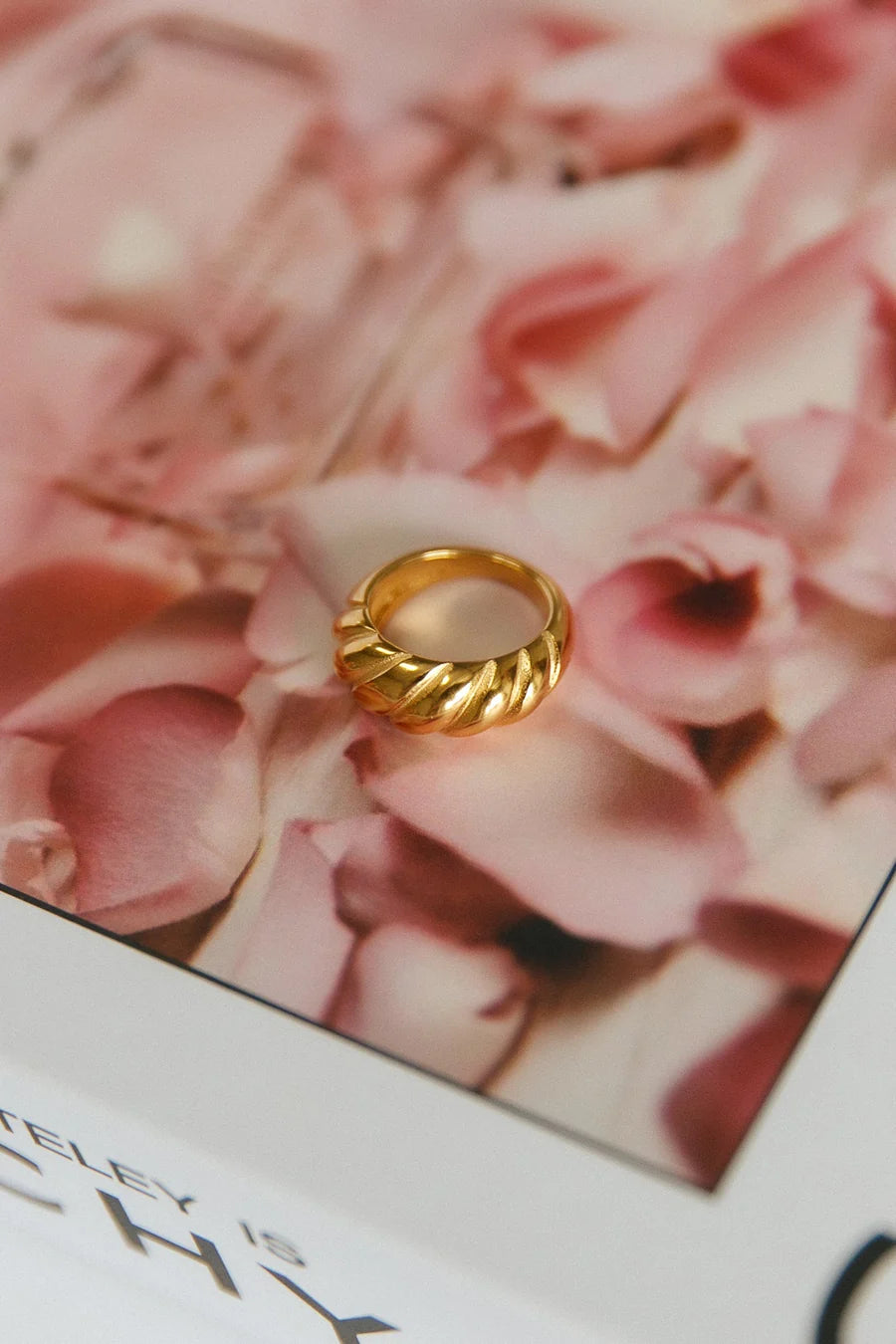 Anillo Soñando contigo bañado en oro de 18 quilates 