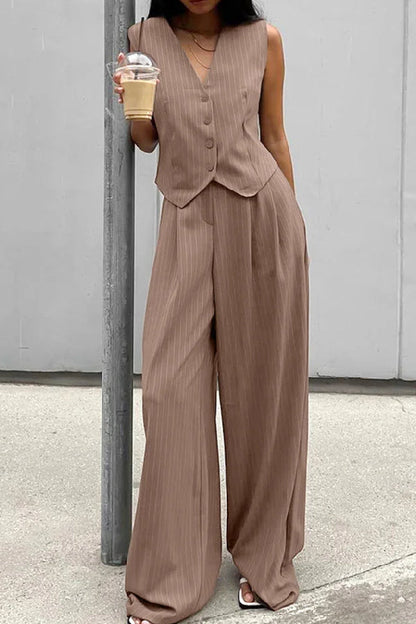 Conjunto retro de dos piezas a rayas con cuello en V