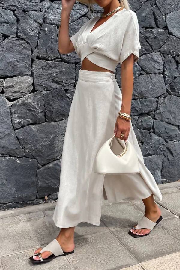 Conjunto informal de dos piezas con top y falda con escote en V liso