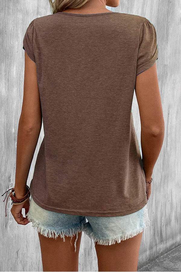 Camiseta informal de color liso con cuello recortado