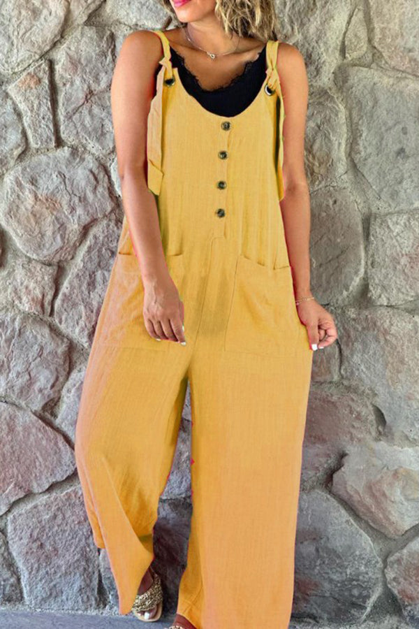 Mono Cassie de pierna ancha con tirantes y bolsillo de parche con botones