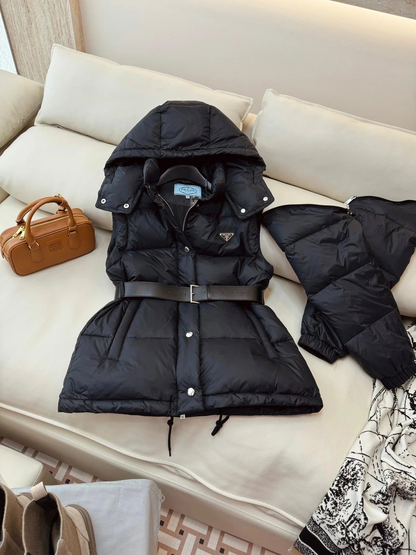 PRADA 25S DOWN COAT 312