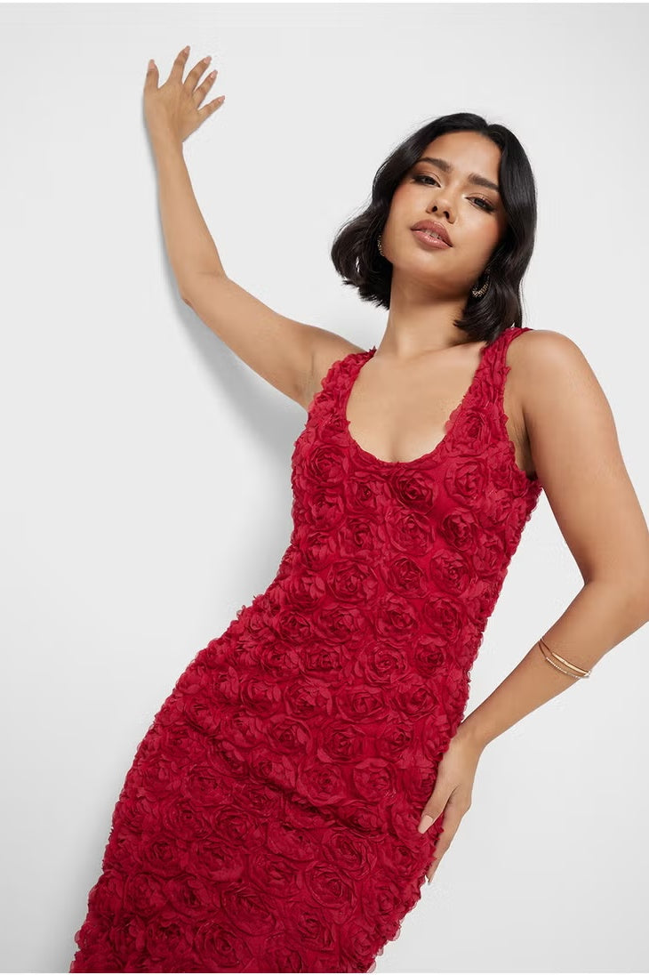 Vestido largo sin espalda con apliques florales Elma 
