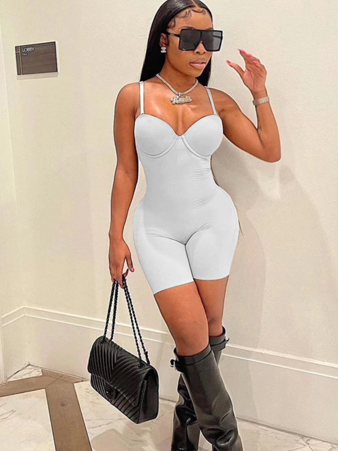 Ropa de verano para mujer, mono sexy de corte bajo con tirantes y cintura alta que favorece la figura.