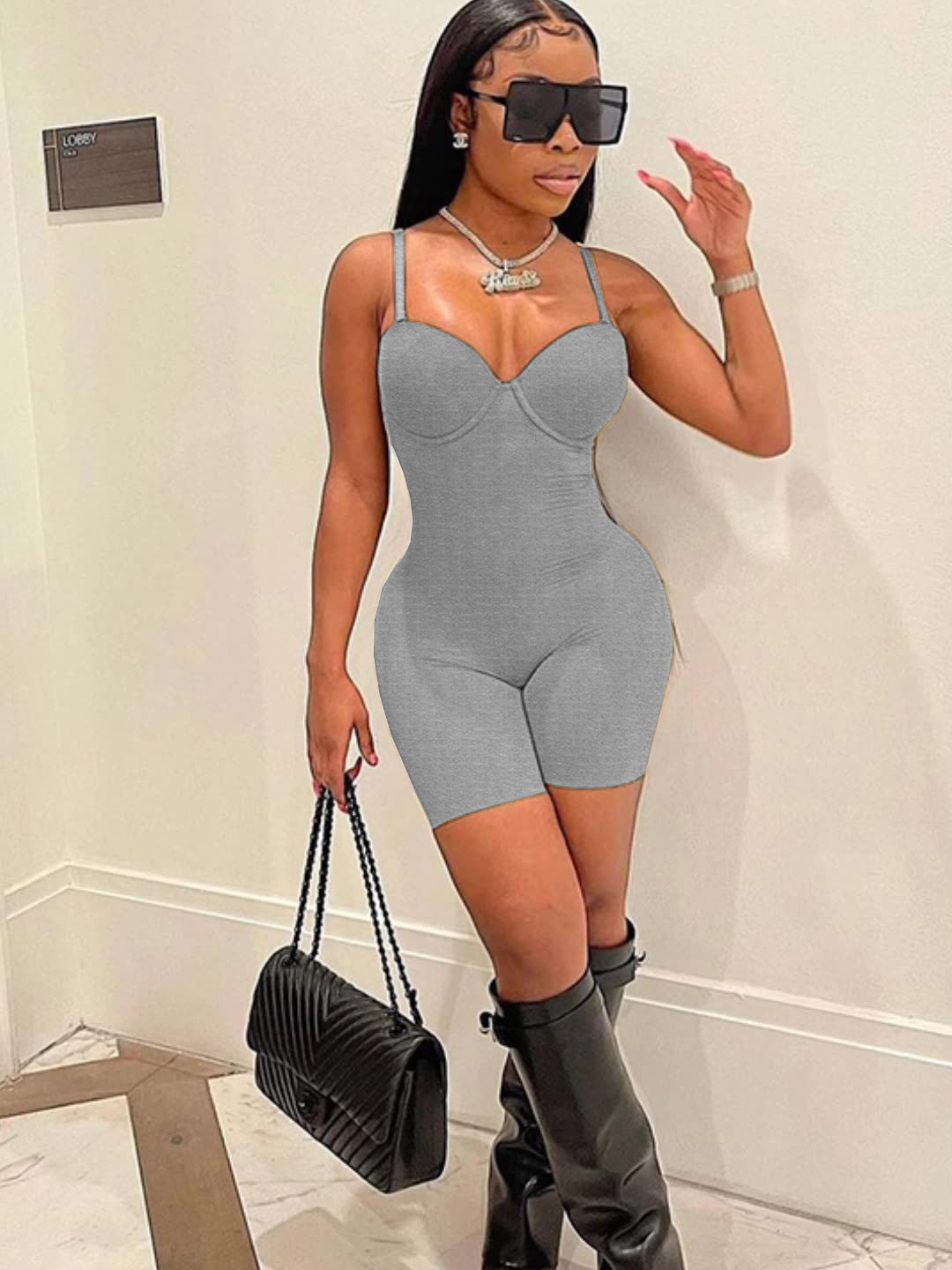 Ropa de verano para mujer, mono sexy de corte bajo con tirantes y cintura alta que favorece la figura.