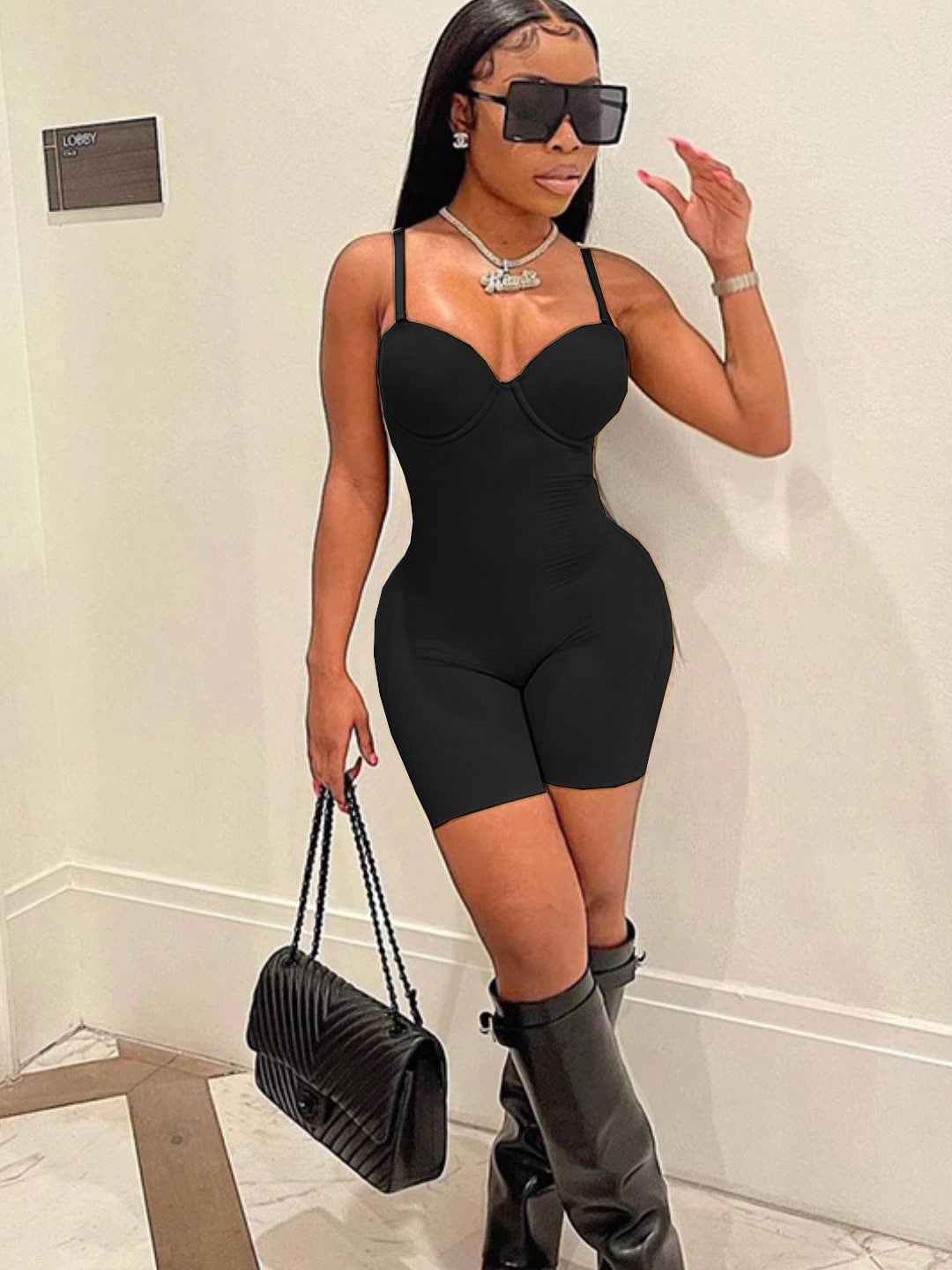 Ropa de verano para mujer, mono sexy de corte bajo con tirantes y cintura alta que favorece la figura.