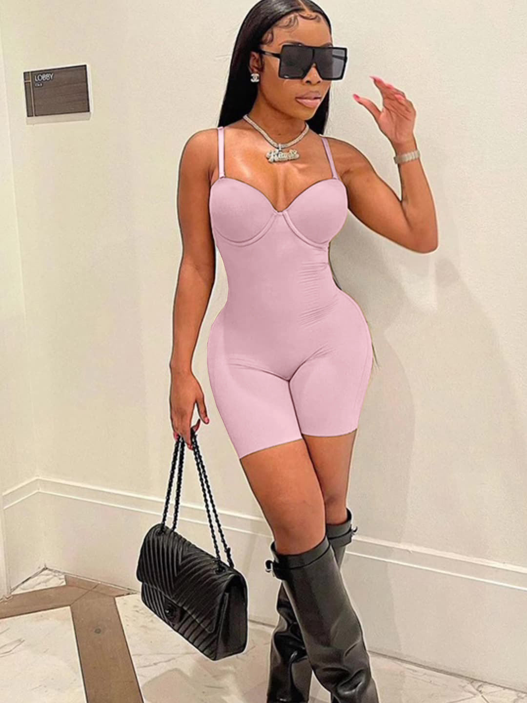 Ropa de verano para mujer, mono sexy de corte bajo con tirantes y cintura alta que favorece la figura.