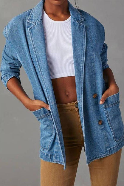Blazer de mezclilla con solapa con muesca, botones y bolsillos delanteros