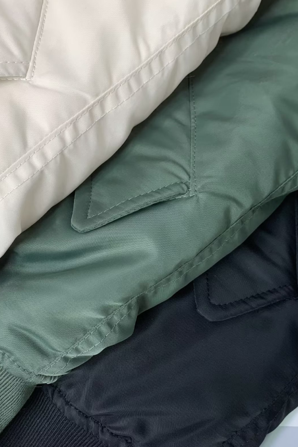 Chaqueta de béisbol de vuelo de un solo lado con cuello alto y engrosamiento 