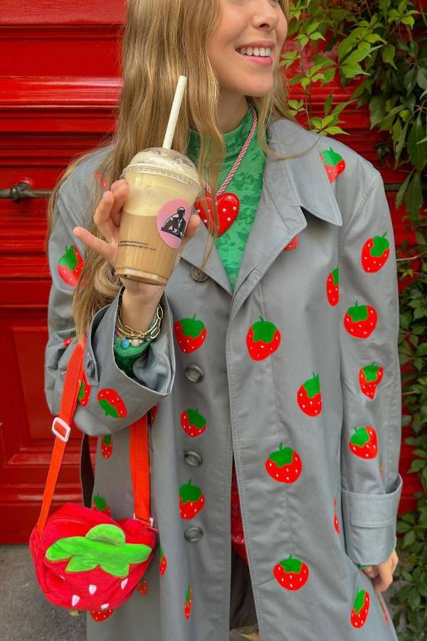 Abrigo largo con estampado de frutas de moda, gabardina color cereza 