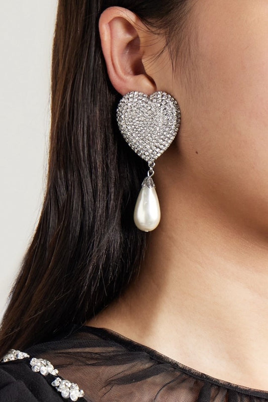 Pendientes de perla y diamantes con forma de corazón de Hilda 