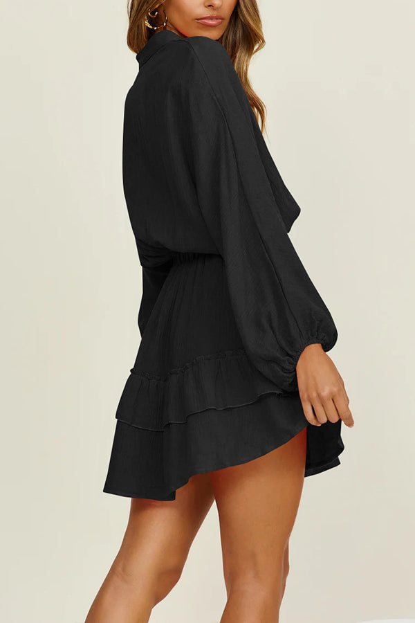 Vestido camisero holgado de manga larga con botones y falda con volantes y cintura elástica