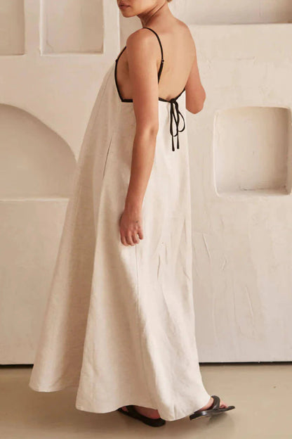 Vestido clásico de tirantes en contraste de estilo festivo