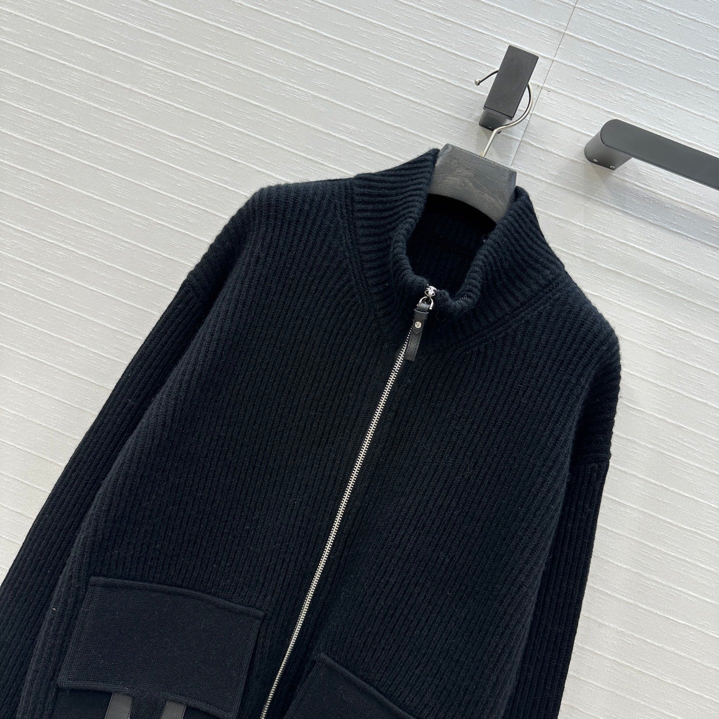 HM 25S Zipped Jacket H Leather Pockets in Black Cashmere 305011