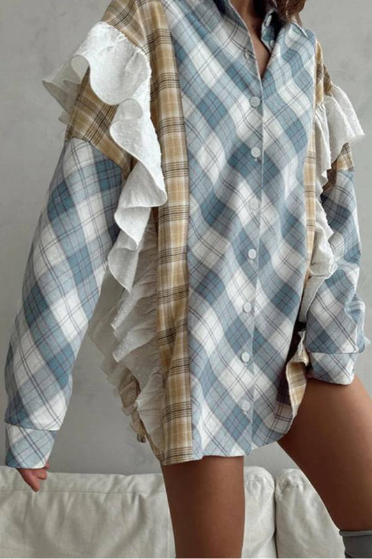 Camisa con volantes y patchwork con estampado de cuadros en azul cielo 