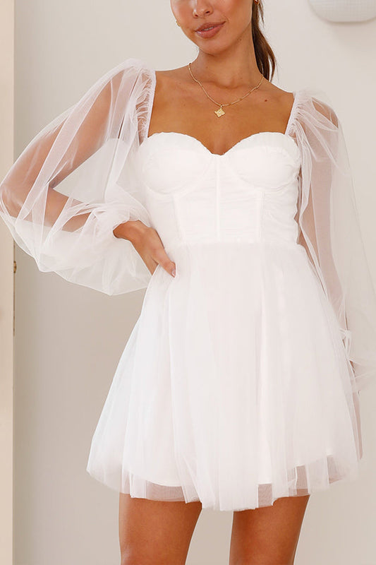 Vestido mini sexy con escote cuadrado de Olivia White