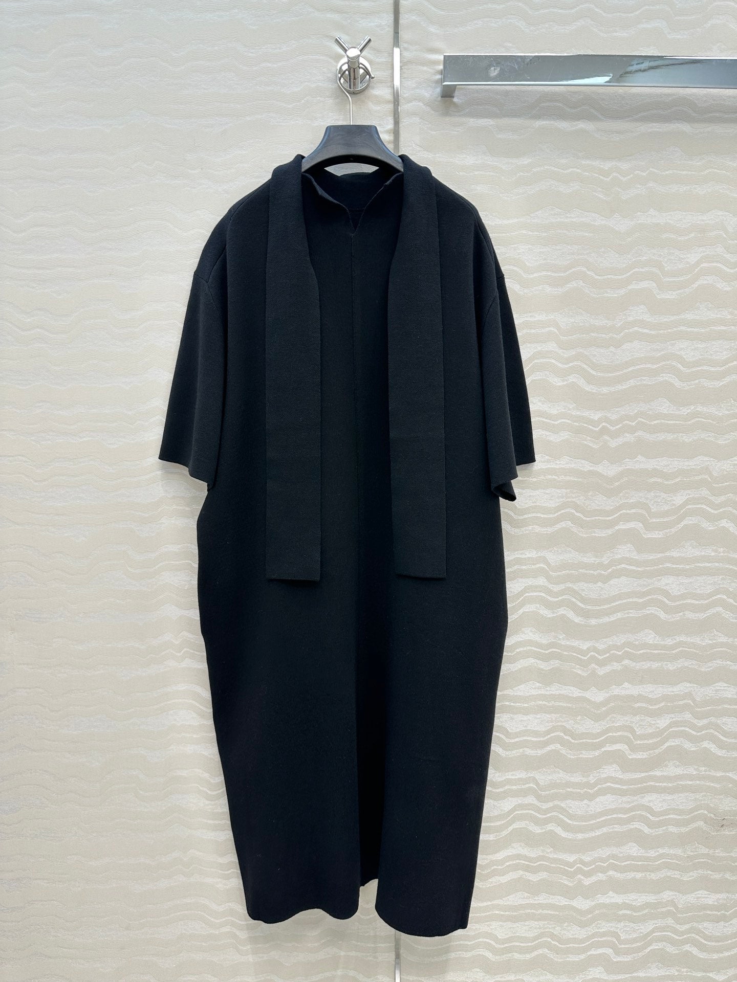 The Row High-End Wool Short-Sleeved Dress With a Ribbon Scarf Black Wool 304588