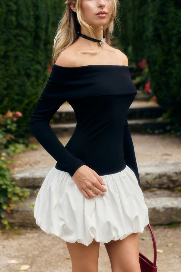 Vestido mini abullonado con manga larga y hombros descubiertos 