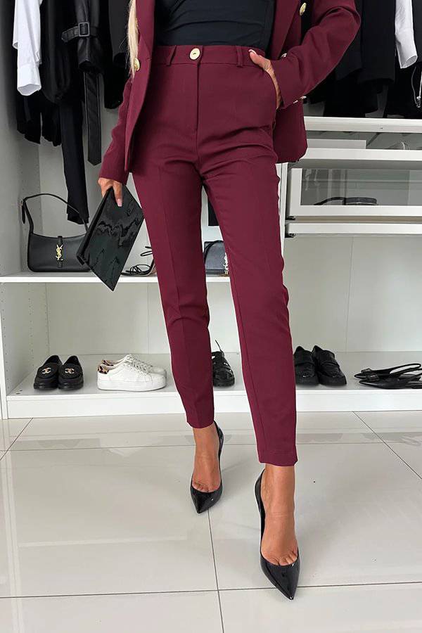 Pantalones cónicos de tiro alto con bolsillos que ofrecen una sensación de confianza