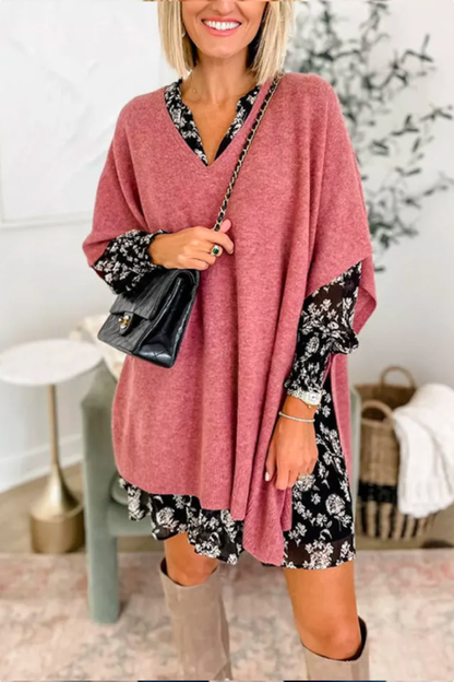 Suéter tipo poncho holgado de color liso con cuello en V