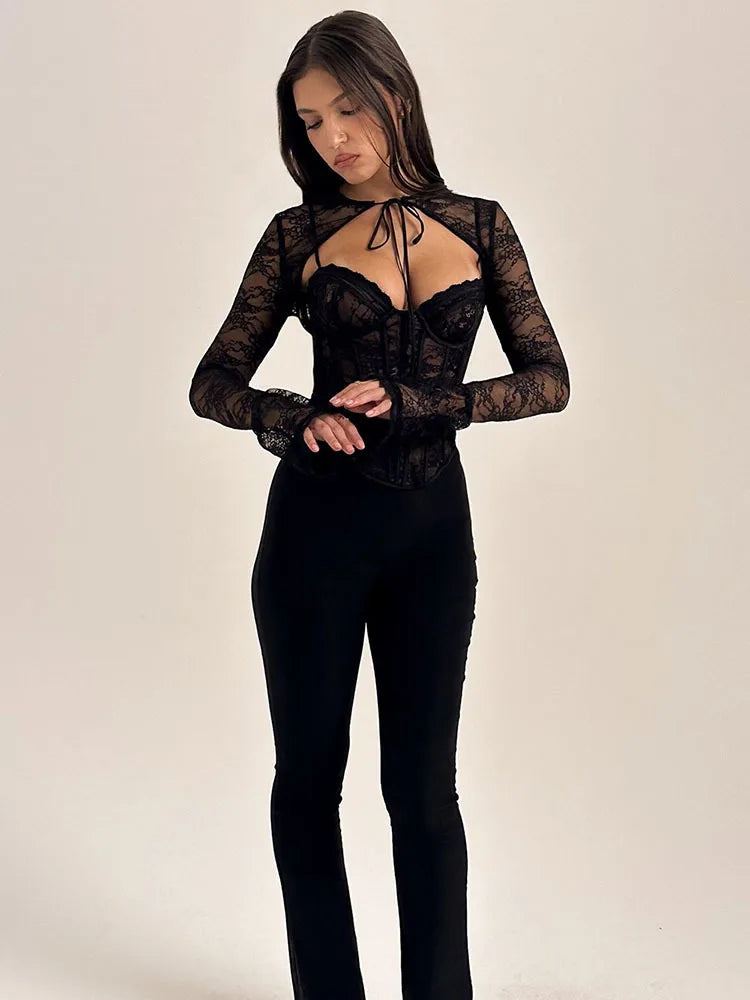 Elegante conjunto de top de encaje con estampado de patchwork y manga larga calada para mujer, perspectiva sexy, tirantes ajustados de espiga, 2025