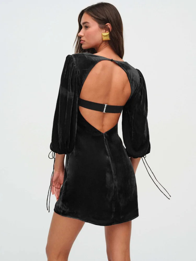 Elegante vestido de terciopelo de manga larga con agujeros para mujer, vestido de noche de fiesta sexy sin espalda, otoño/invierno 2025, nuevo vestido ajustado