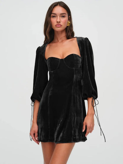 Elegante vestido de terciopelo de manga larga con agujeros para mujer, vestido de noche de fiesta sexy sin espalda, otoño/invierno 2025, nuevo vestido ajustado