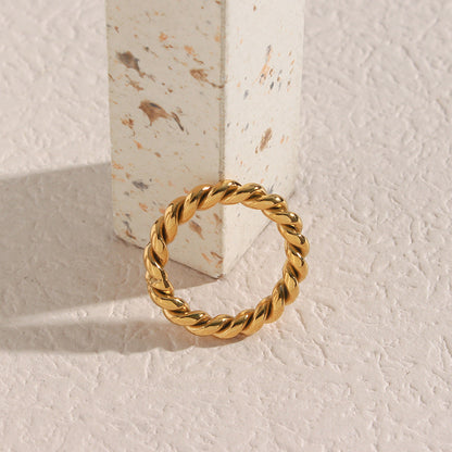 Aurora Twist Ring