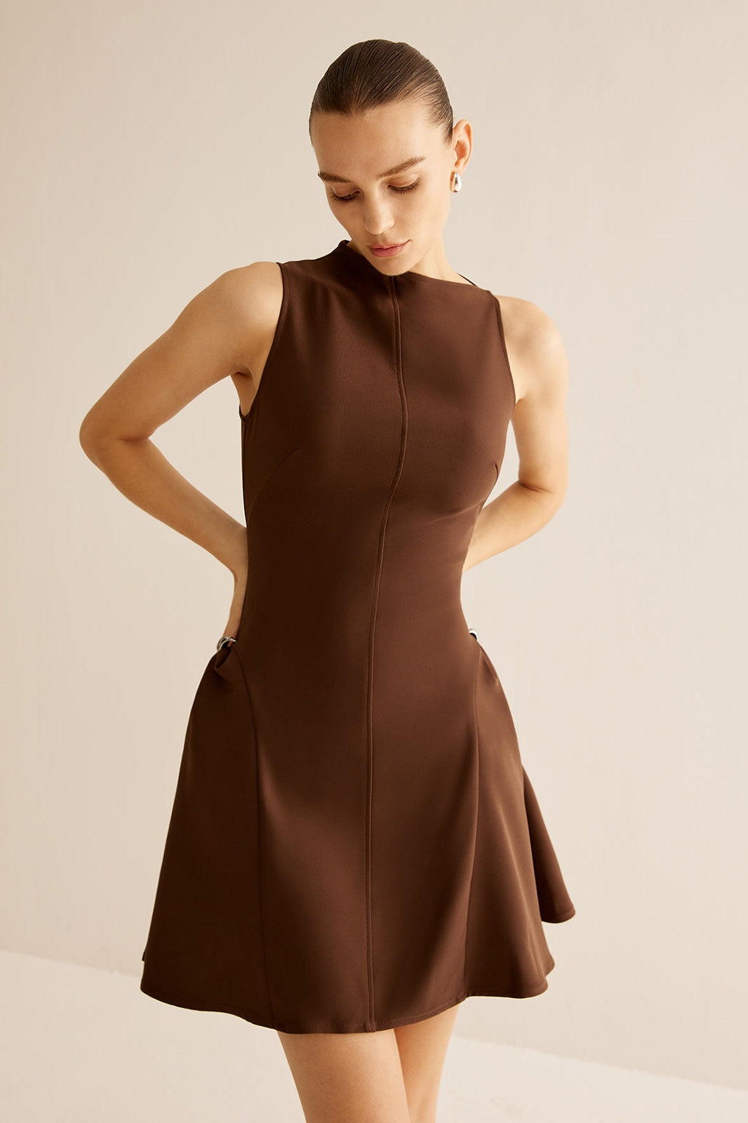 Vestido mini acampanado asimétrico Samantha 