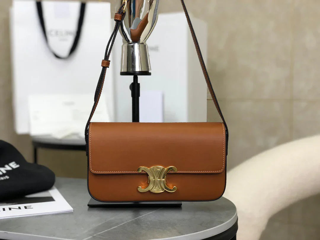 CELINE Shoulder Bag Triomphe In Shiny Calfskin Brown 20 x 10 x 4 cm