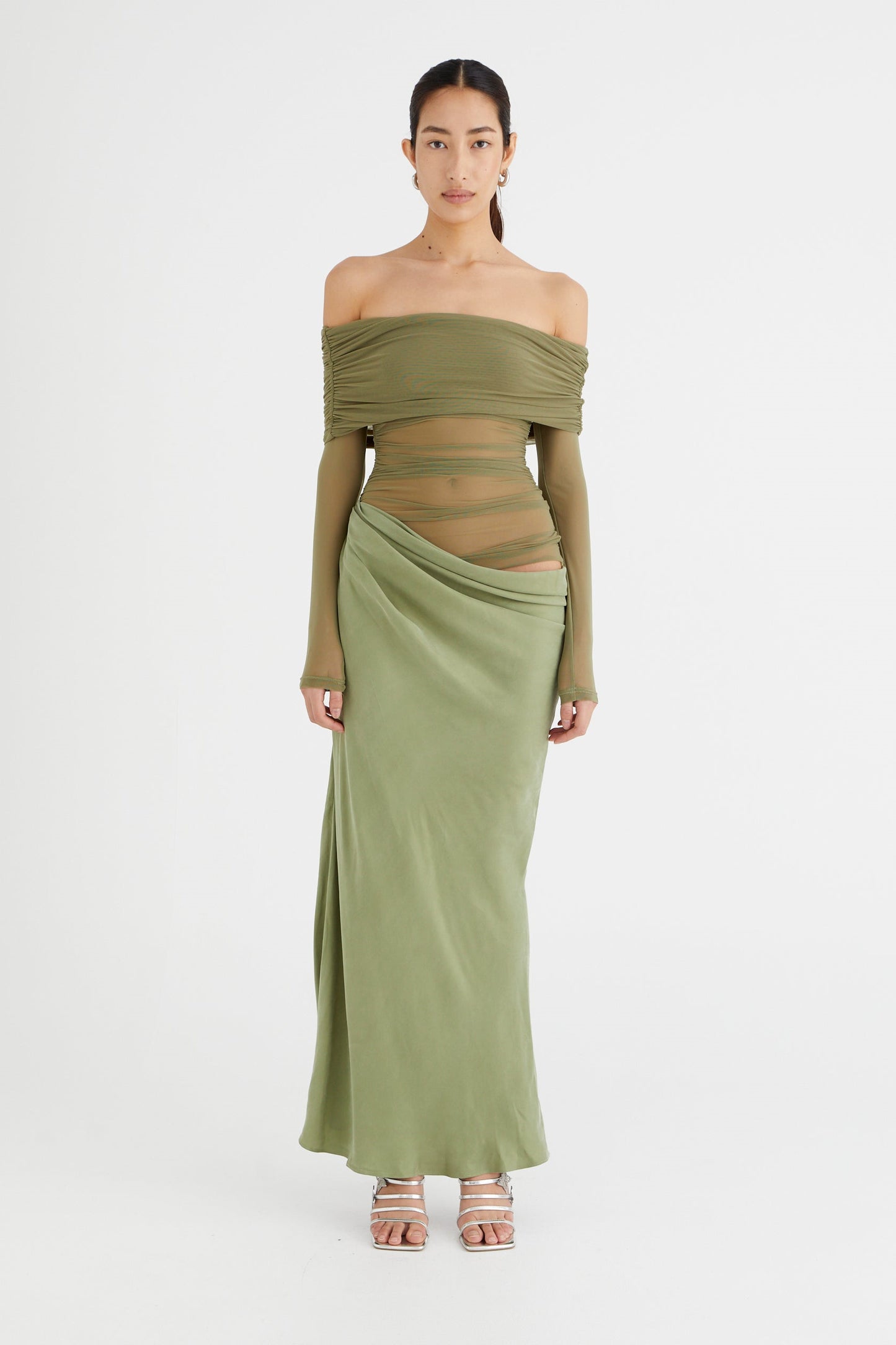 Vestido largo de malla transparente con hombros descubiertos Lillian 