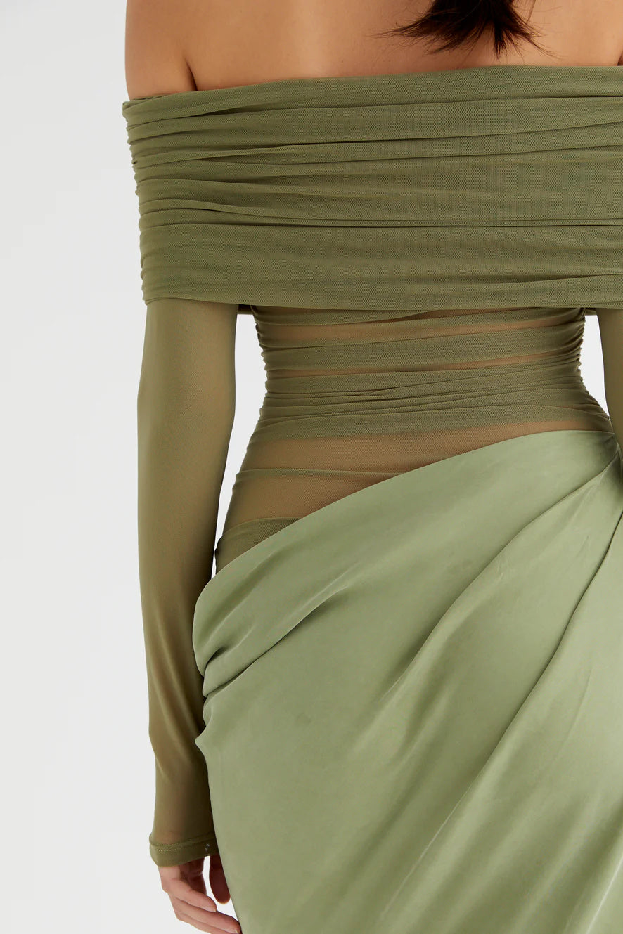 Vestido largo de malla transparente con hombros descubiertos Lillian 