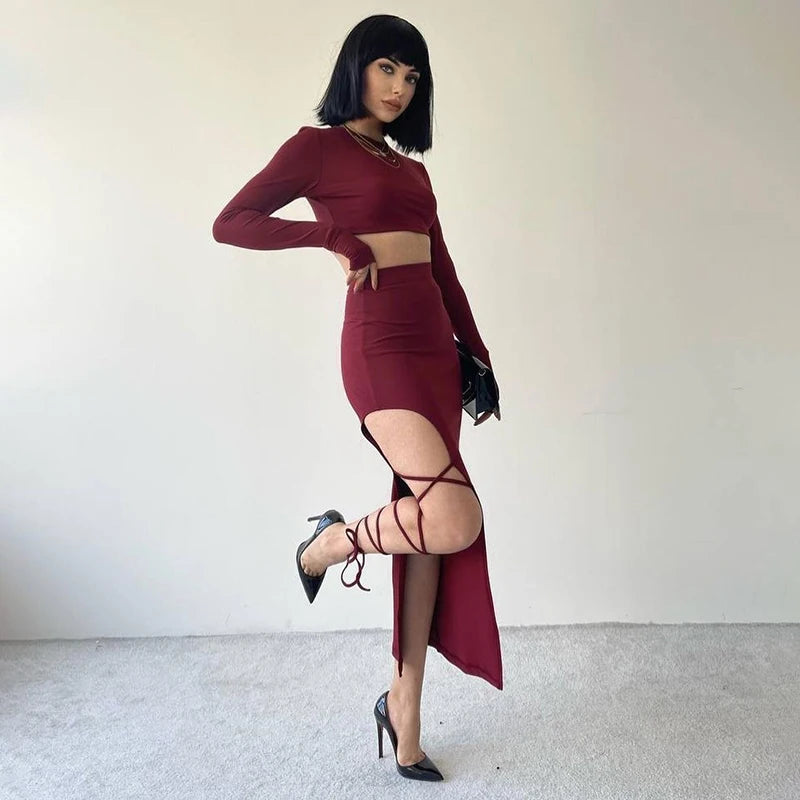 Conjunto de top corto de manga larga con cuello halter, cintura elástica y abertura alta, sin piernas, falda con lazo sexy