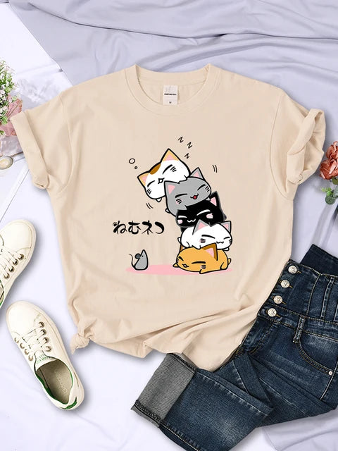 Camiseta para mujer con estampado "No veo al ratón", cómoda y suave, con diseño de gatos apilados durmiendo. Ropa creativa y de moda.