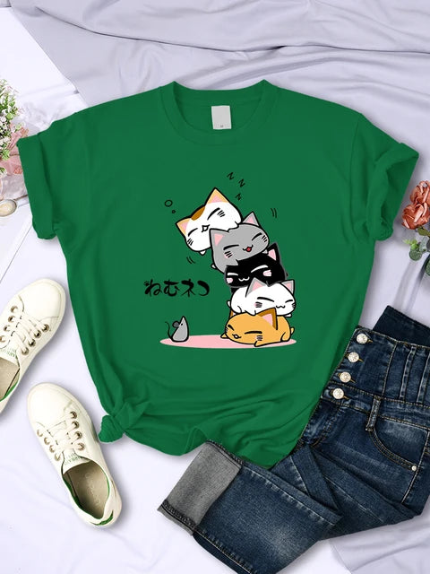 Camiseta para mujer con estampado "No veo al ratón", cómoda y suave, con diseño de gatos apilados durmiendo. Ropa creativa y de moda.