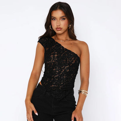 Top de encaje con escote inclinado, hombros descubiertos, dobladillo irregular, sexy, transparente, color sólido, un hombro, sin mangas, top corto sin espalda