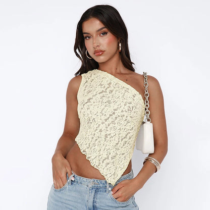 Top de encaje con escote inclinado, hombros descubiertos, dobladillo irregular, sexy, transparente, color sólido, un hombro, sin mangas, top corto sin espalda