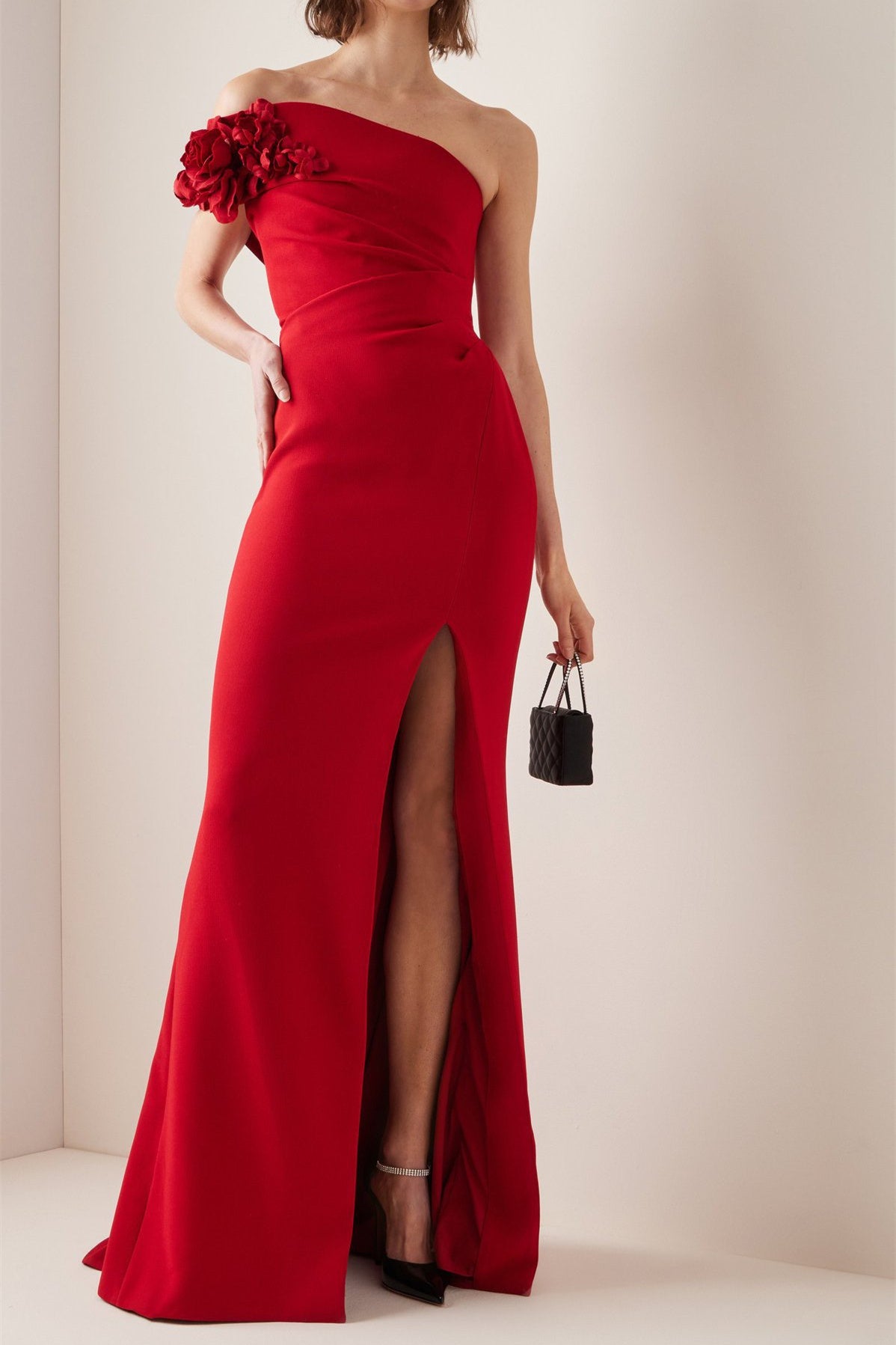Vestido largo Sibyl con un solo hombro y apliques florales 
