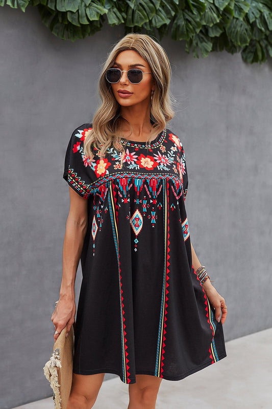 Minivestido de manga corta con bordado floral 