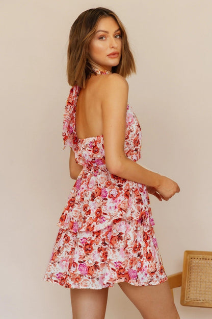 Minivestido floral con cuello halter, espalda descubierta y dobladillo con volantes 