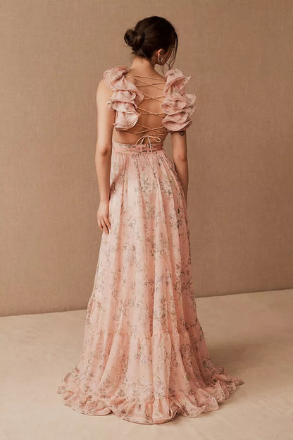 Vestido largo floral con escote en V, abertura en la espalda y bajo con volantes, color rosa 