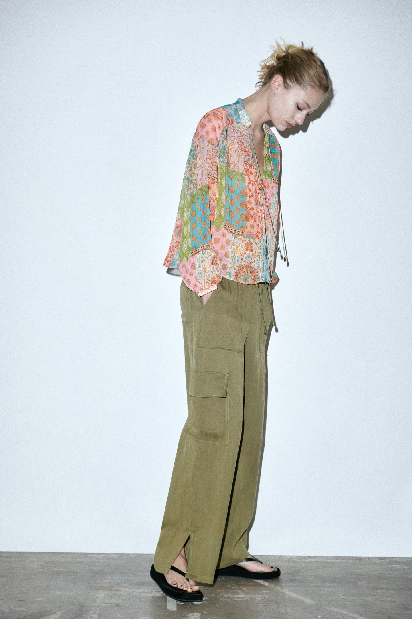 Blusa con bloques de colores florales 